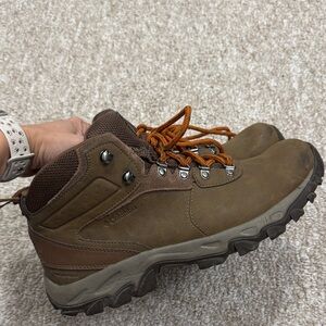 Columbia Men's Brown Hiking Boots with Orange Laces